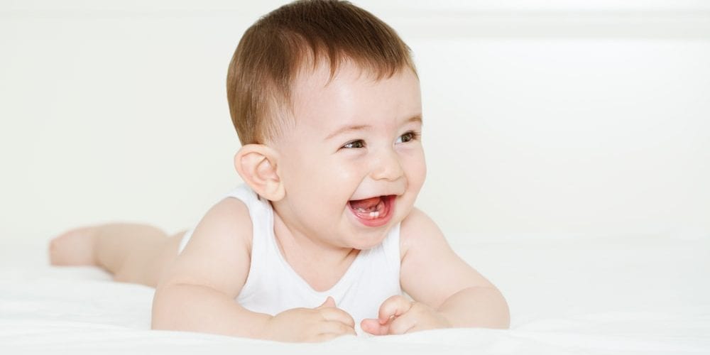 A importância de cuidar dos dentes de leite