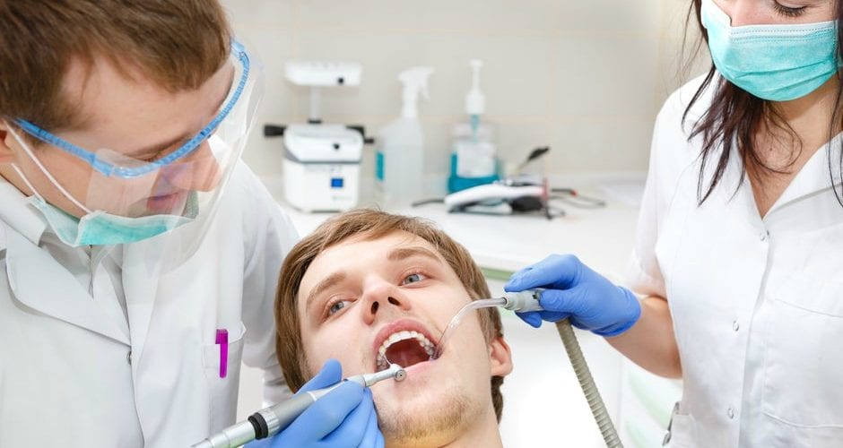 Musicoterapia no consultório: técnica relaxa o paciente
