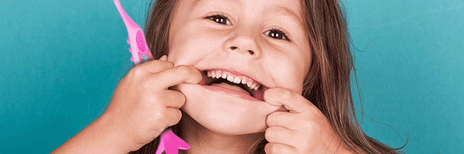 Escova de dente infantil