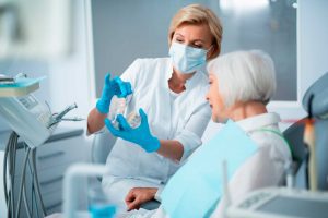 prótese dentária fixa