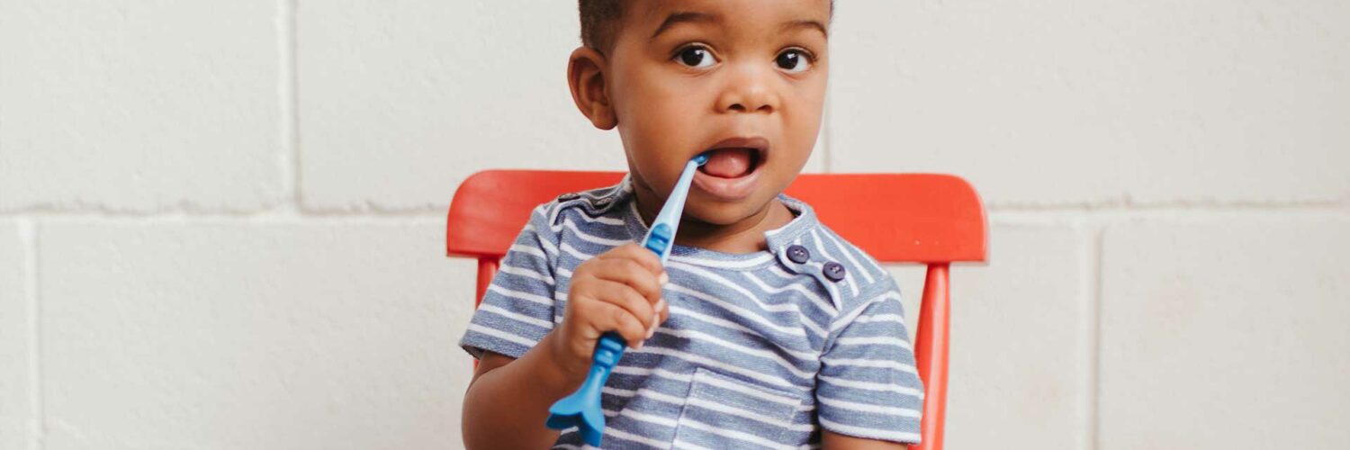 kits de escova dental para levar na escola